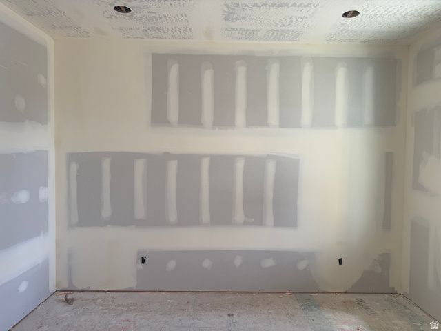 136 W SUMMERHILL LN, Centerville, UT 84014