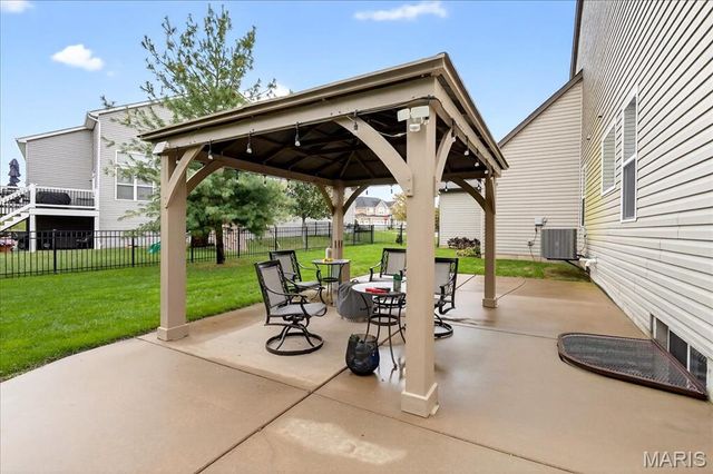 53 Fountain Valley Court, St Peters, MO 63376