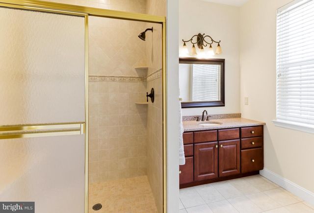 31 SILVER CREEK DR, Mantua, NJ 08051