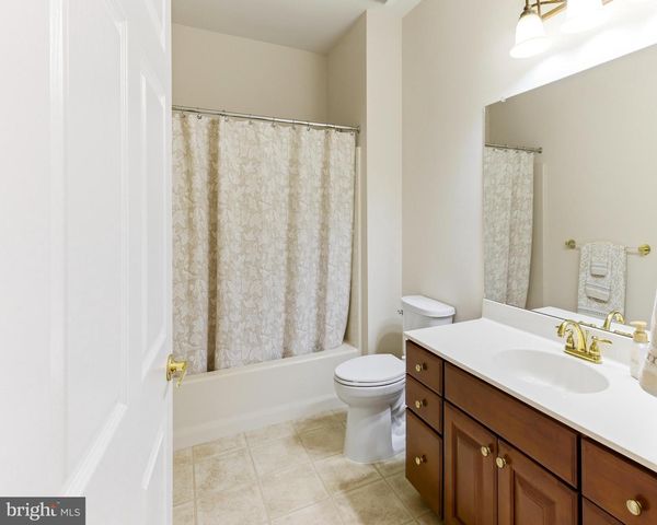 31 SILVER CREEK DR, Mantua, NJ 08051