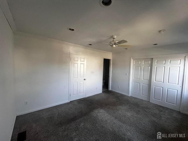 8 Harmony Way, Sayreville, NJ 08872