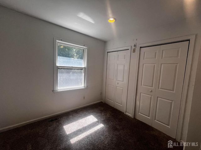 8 Harmony Way, Sayreville, NJ 08872