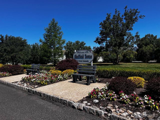 8 Harmony Way, Sayreville, NJ 08872