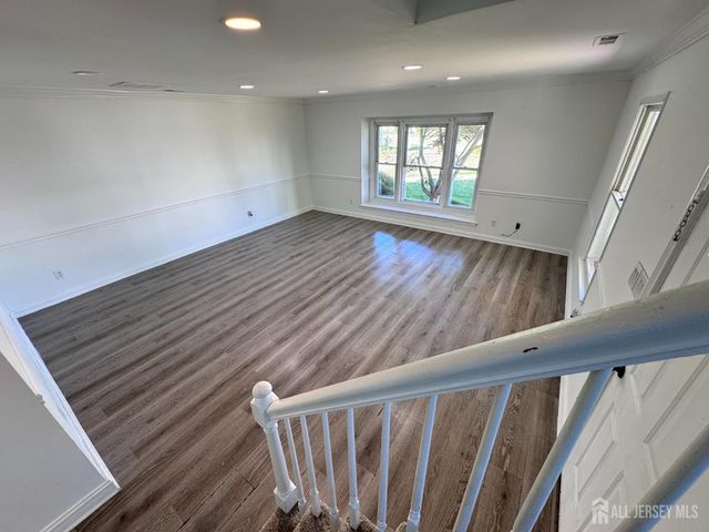 8 Harmony Way, Sayreville, NJ 08872