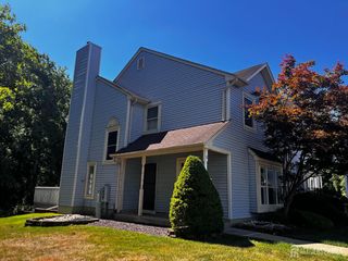 8 Harmony Way, Sayreville, NJ 08872