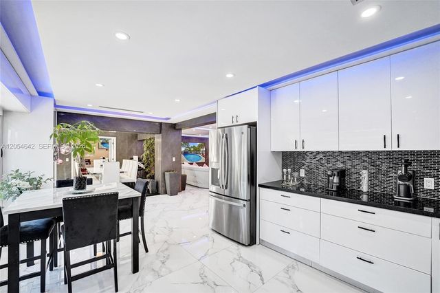 3701 Mckinley St, Hollywood, FL 33021