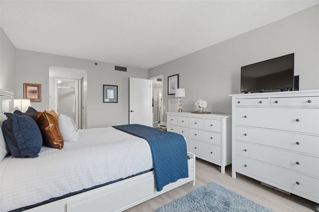 6372 PALMA DEL MAR BOULEVARD S 606, St Petersburg, FL 33715