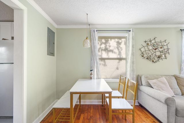 208 N GARTH AVE, Columbia, MO 65203