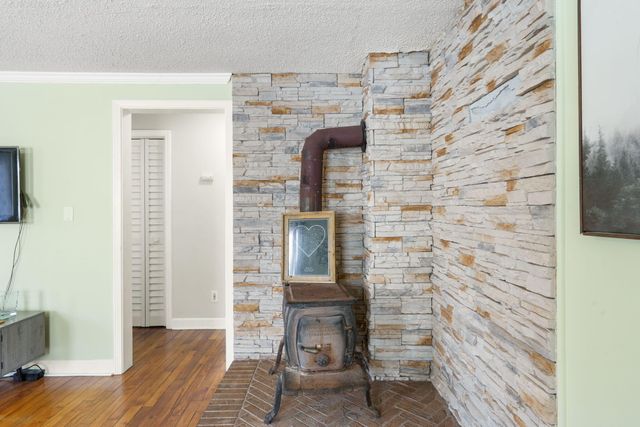 208 N GARTH AVE, Columbia, MO 65203