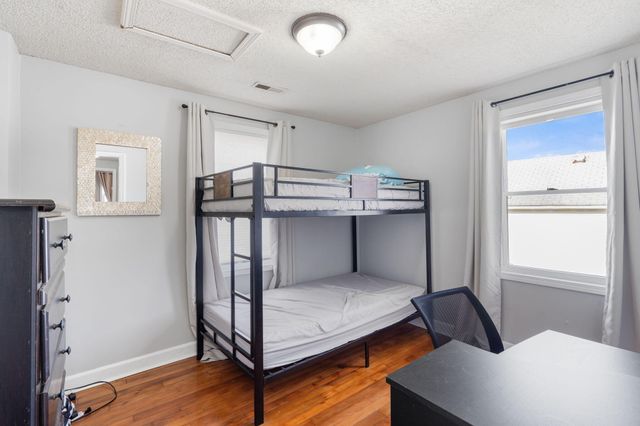 208 N GARTH AVE, Columbia, MO 65203