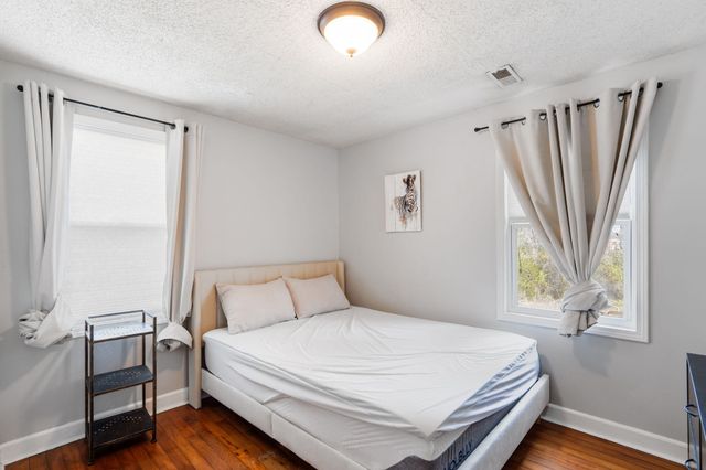 208 N GARTH AVE, Columbia, MO 65203