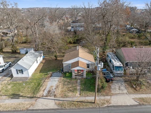 208 N GARTH AVE, Columbia, MO 65203