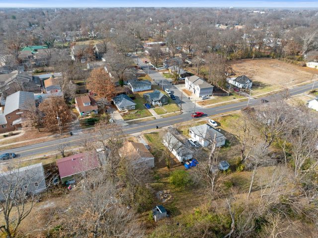 208 N GARTH AVE, Columbia, MO 65203