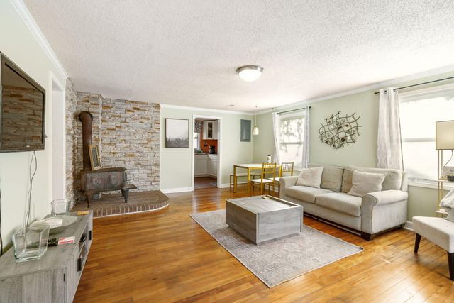 208 N GARTH AVE, Columbia, MO 65203