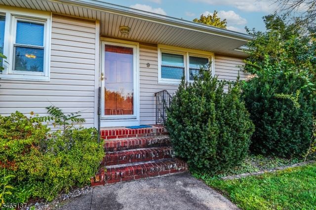 9 Castleton Ave, Franklin Twp., NJ 08873