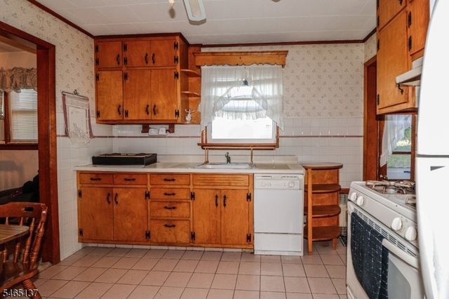 9 Castleton Ave, Franklin Twp., NJ 08873