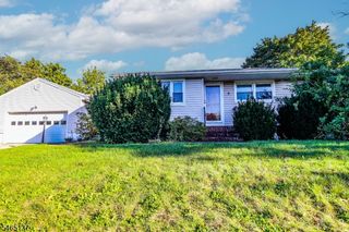 9 Castleton Ave, Franklin Twp., NJ 08873