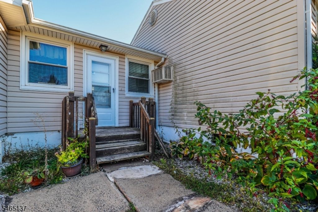 9 Castleton Ave, Franklin Twp., NJ 08873 — photo 2