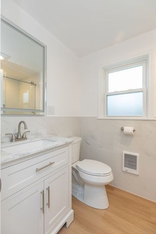 10 Parker Ave, Newton, MA 02459