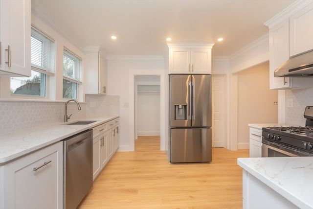 10 Parker Ave, Newton, MA 02459