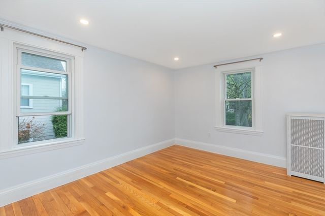 10 Parker Ave, Newton, MA 02459