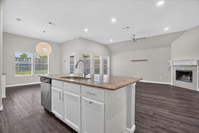 817 Peach Lane, Burleson, TX 76028