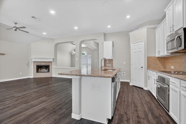 817 Peach Lane, Burleson, TX 76028