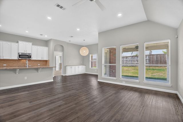 817 Peach Lane, Burleson, TX 76028