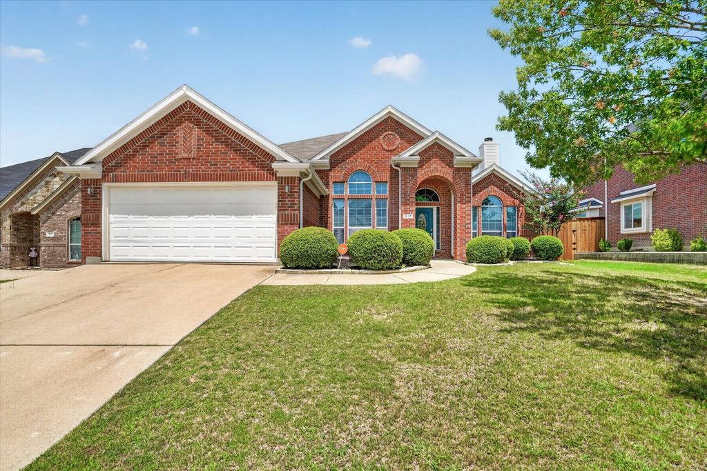 817 Peach Lane, Burleson, TX 76028