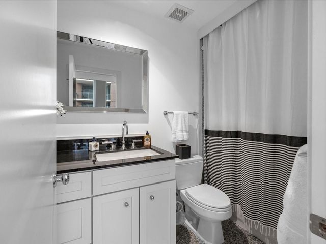 2520 Robinhood Street 1012, Houston, TX 77005