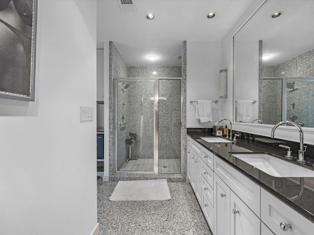 2520 Robinhood Street 1012, Houston, TX 77005