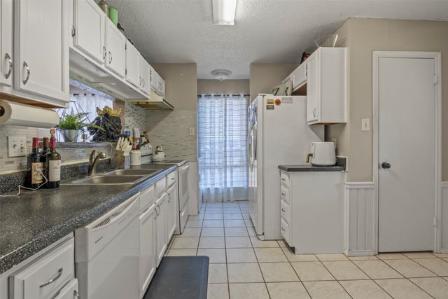 2909 Post Oak Drive, Euless, TX 76039