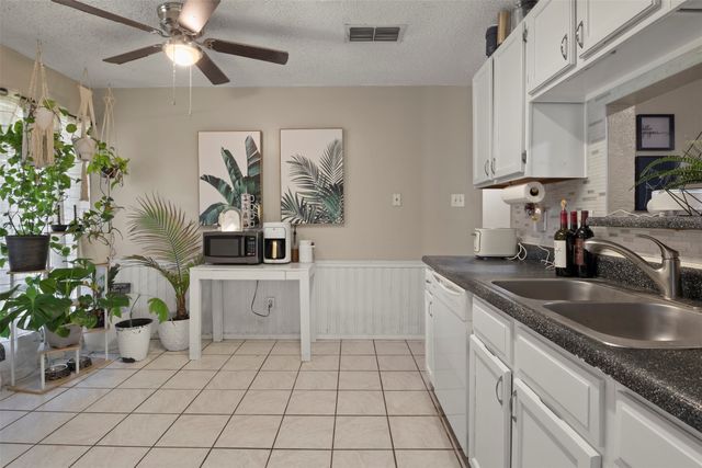 2909 Post Oak Drive, Euless, TX 76039