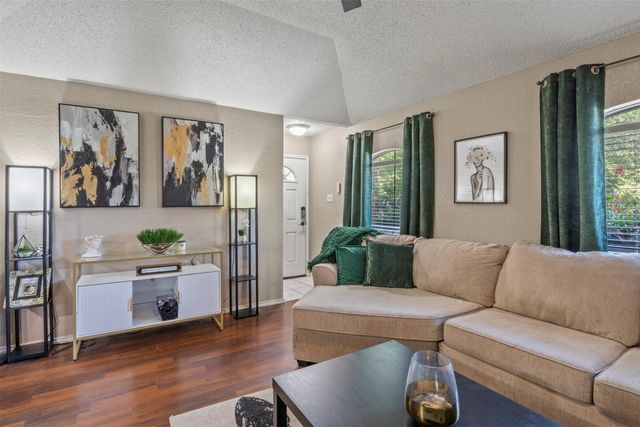 2909 Post Oak Drive, Euless, TX 76039