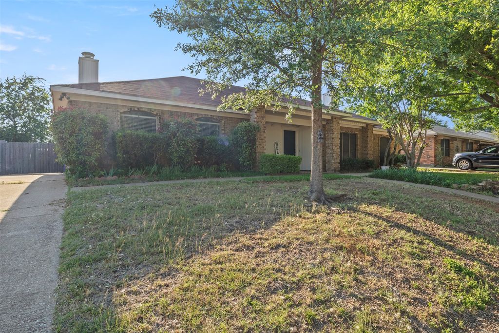 2909 Post Oak Drive, Euless, TX 76039