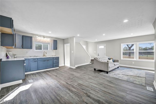 15095 Granger Road, Maple Heights, OH 44137