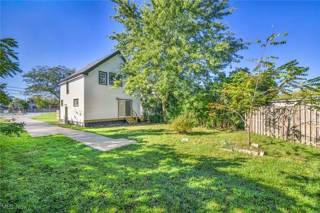 15095 Granger Road, Maple Heights, OH 44137