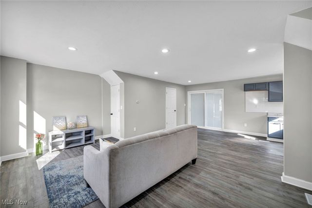 15095 Granger Road, Maple Heights, OH 44137