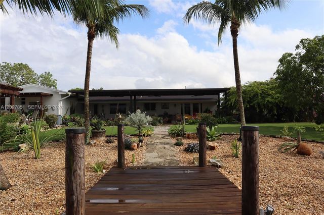 14241 SW 83rd St, Miami, FL 33183