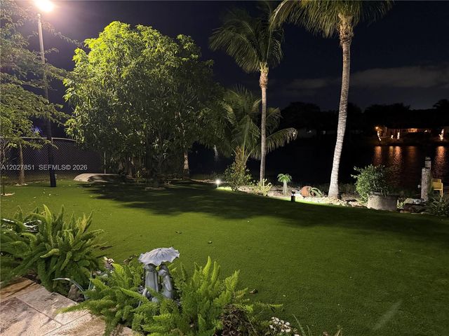 14241 SW 83rd St, Miami, FL 33183