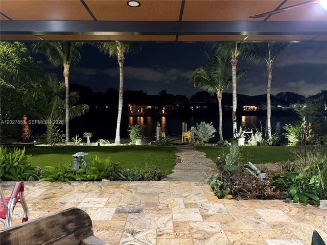 14241 SW 83rd St, Miami, FL 33183