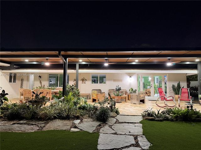 14241 SW 83rd St, Miami, FL 33183