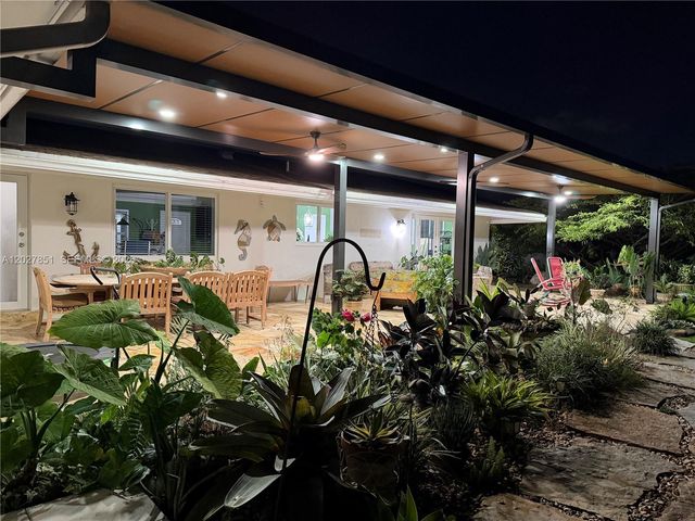 14241 SW 83rd St, Miami, FL 33183
