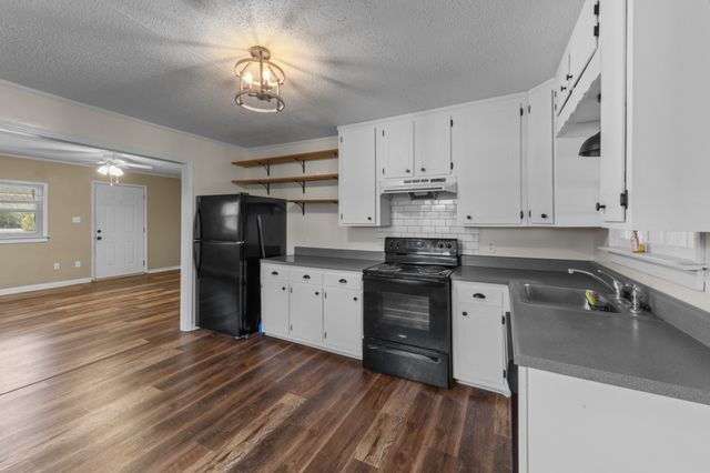 4390 S Bunker Hill Rd, Cookeville, TN 38506