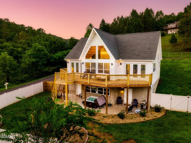 3885 Katelyns Lane, Sevierville, TN 37876