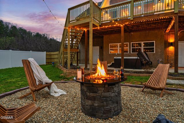 3885 Katelyns Lane, Sevierville, TN 37876
