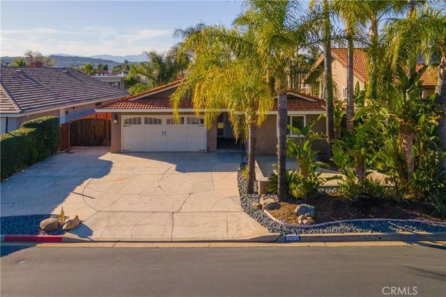 30205 Channel Way, Canyon Lake, CA 92587