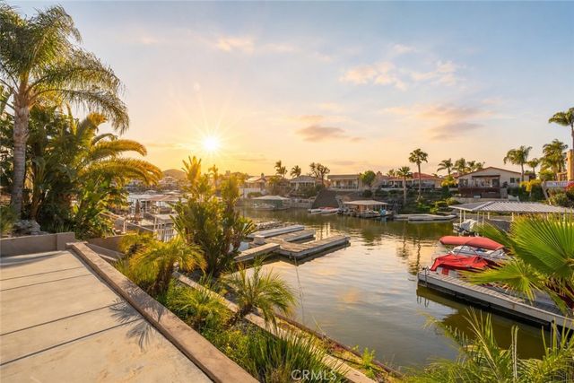 30205 Channel Way, Canyon Lake, CA 92587