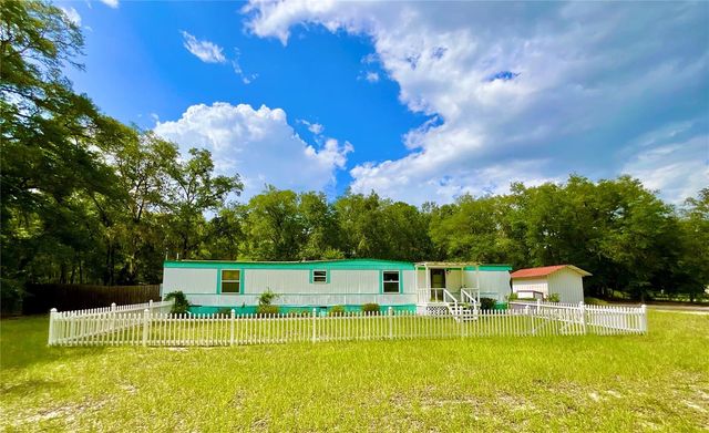 8232 SWAN LAKE ROAD, Melrose, FL 32666