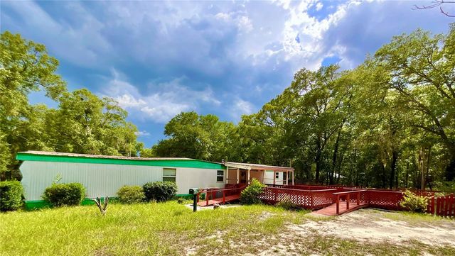 8232 SWAN LAKE ROAD, Melrose, FL 32666